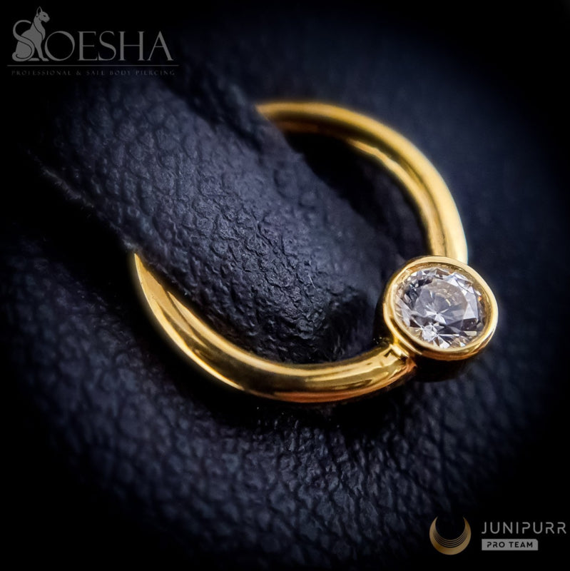 Yellow Gold Fixed Ring With High Quality Cubic Zirconia Gem