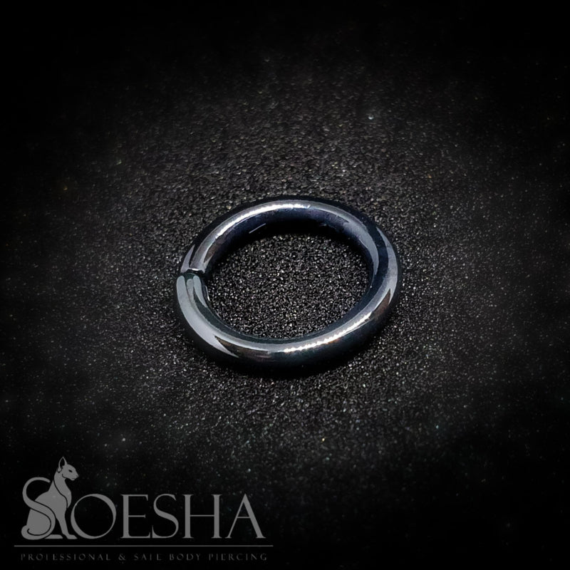 Shiny Black Niobium Seam Ring